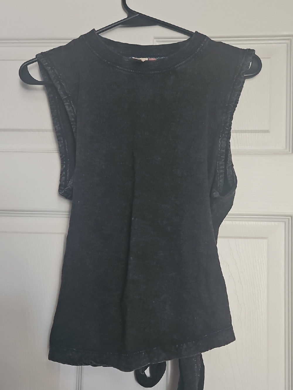 Pilcro Black Sleeveless Tie-Back Tank